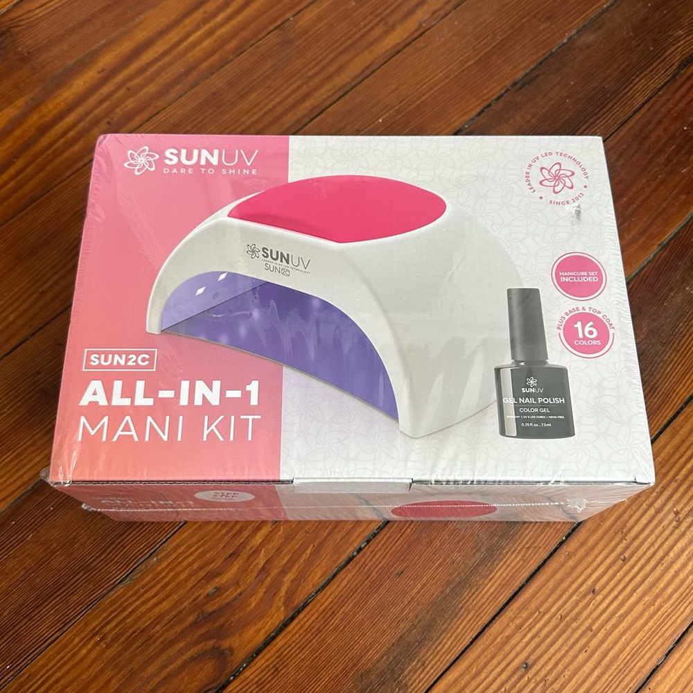 NIB New SunUV All-In-One Mani Kit